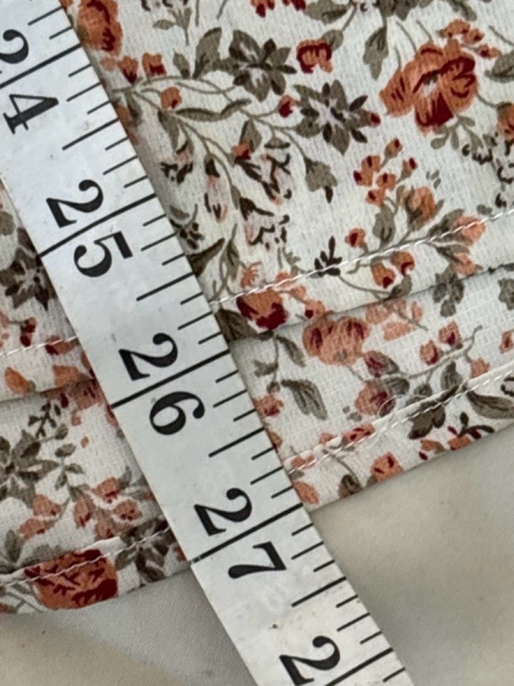 π· Doe & Rae Ditsy Floral Blouse π· - Picture 4 of 8